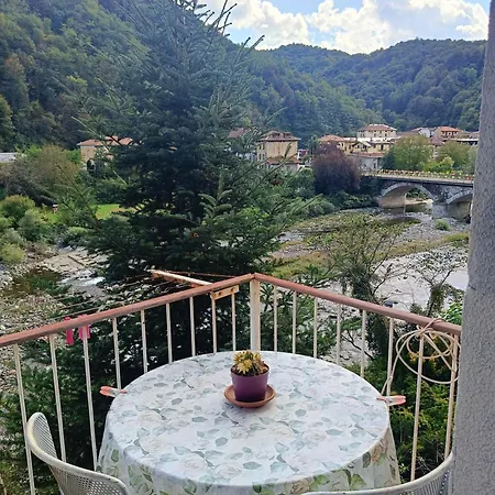 La Casa Sul Fiume Pray